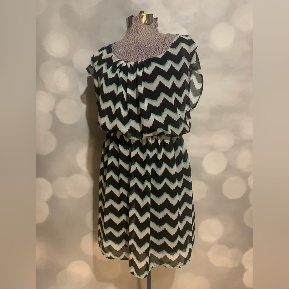 Love Reign Black and White Chevron Midi Dress